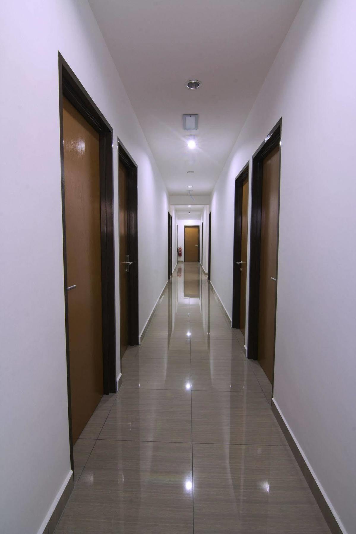 Thanks Hotel Парит-Бунтар Экстерьер фото